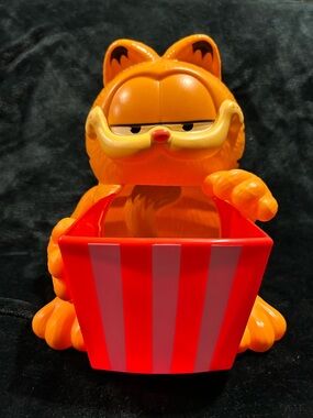 Garfield Orange Popcorn Tub